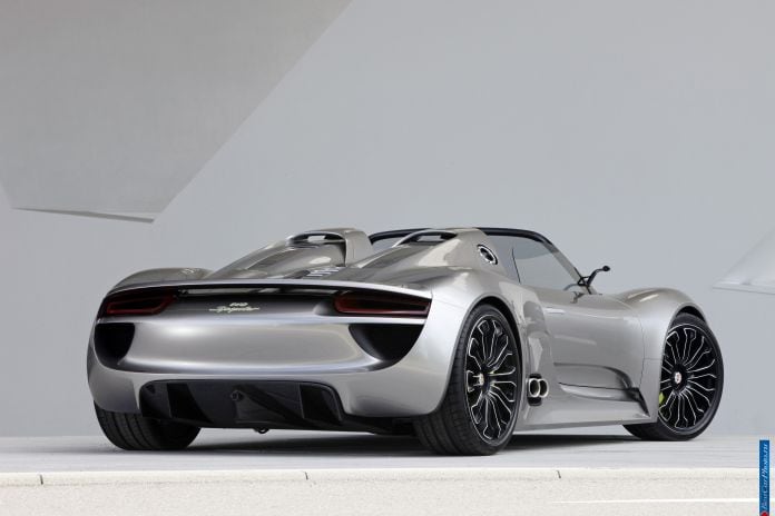 2014 Porsche 918 Spyder - фотография 41 из 57