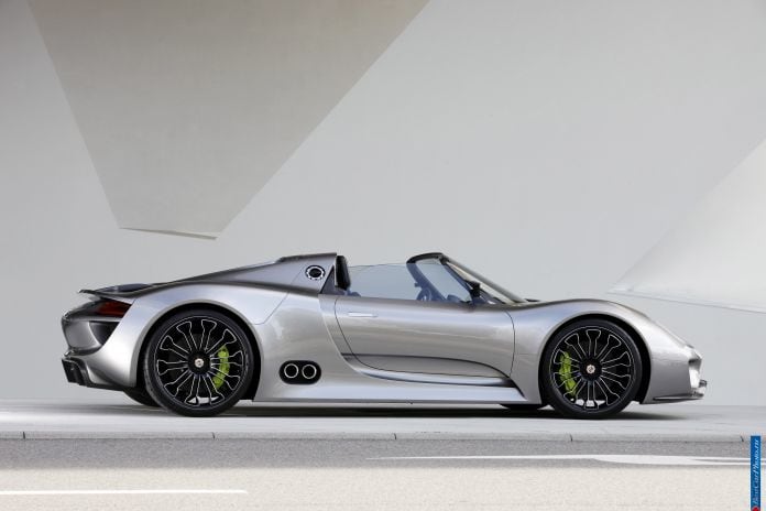 2014 Porsche 918 Spyder - фотография 42 из 57