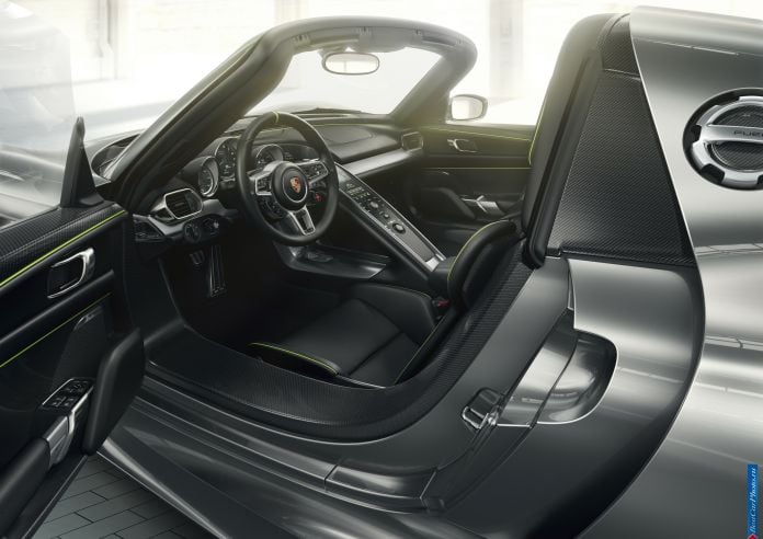 2014 Porsche 918 Spyder - фотография 49 из 57
