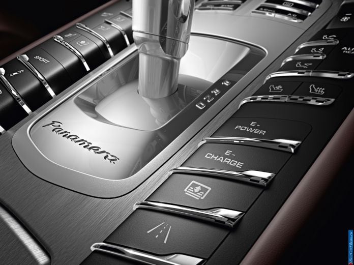 2014 Porsche Panamera - фотография 80 из 97
