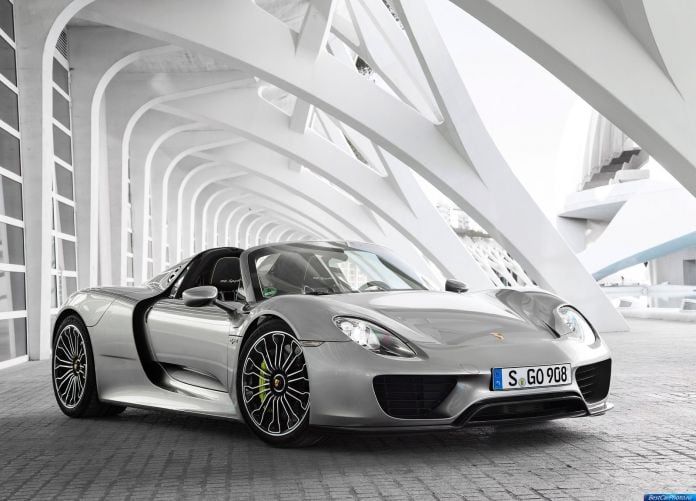 2015 Porsche 918 Spyder - фотография 1 из 69
