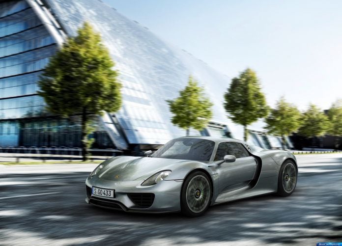 2015 Porsche 918 Spyder - фотография 4 из 69
