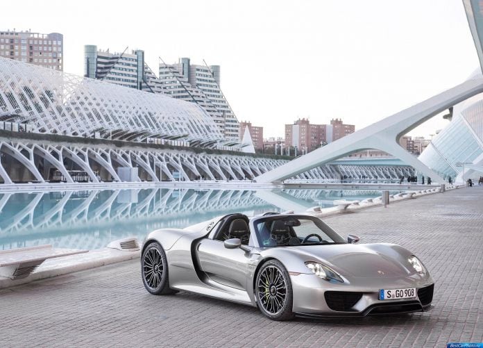 2015 Porsche 918 Spyder - фотография 5 из 69