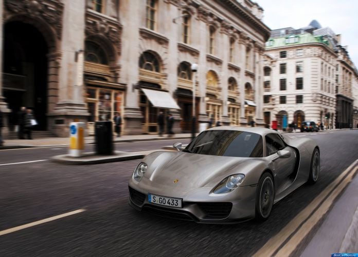 2015 Porsche 918 Spyder - фотография 7 из 69