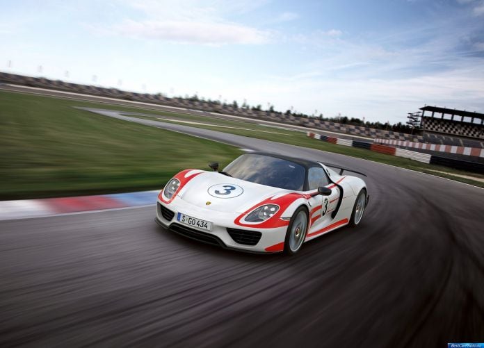 2015 Porsche 918 Spyder - фотография 12 из 69