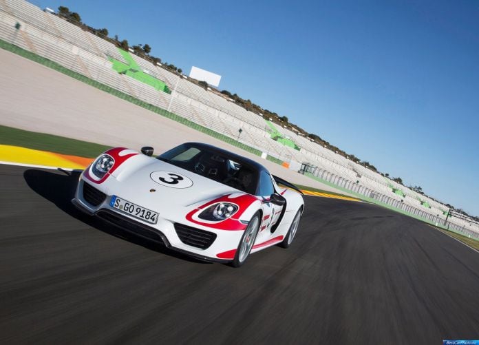 2015 Porsche 918 Spyder - фотография 15 из 69