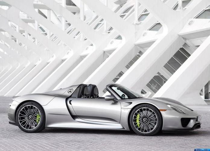 2015 Porsche 918 Spyder - фотография 16 из 69