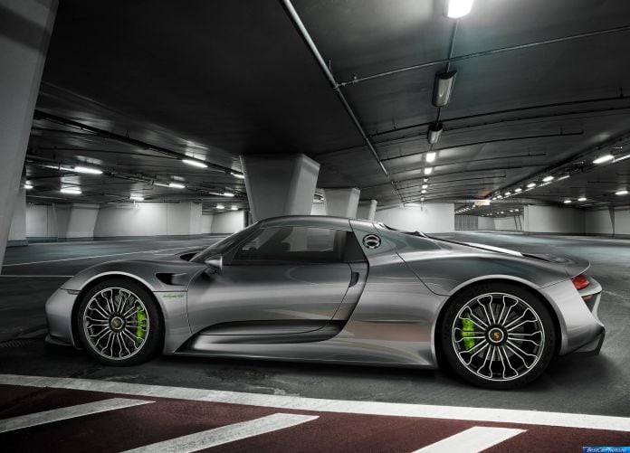 2015 Porsche 918 Spyder - фотография 17 из 69