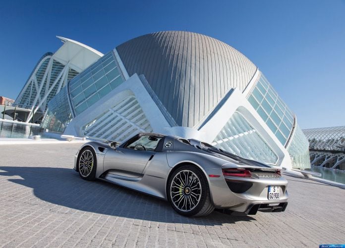 2015 Porsche 918 Spyder - фотография 19 из 69
