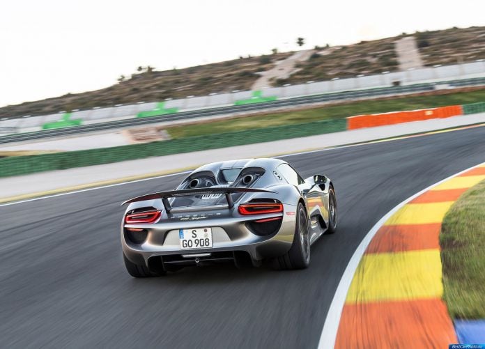 2015 Porsche 918 Spyder - фотография 22 из 69