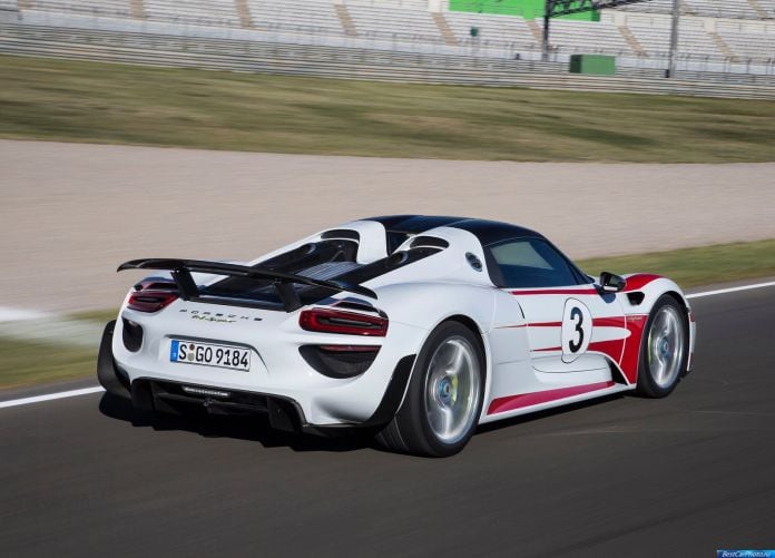2015 Porsche 918 Spyder - фотография 27 из 69