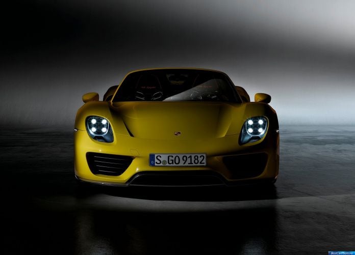 2015 Porsche 918 Spyder - фотография 30 из 69