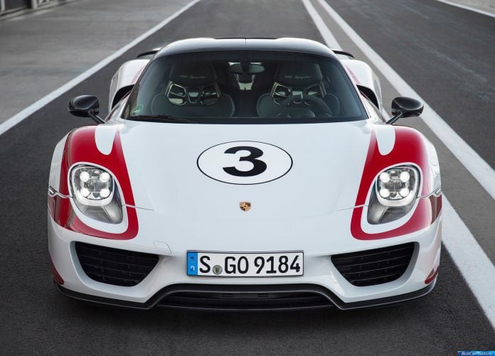 2015 Porsche 918 Spyder - фотография 31 из 69