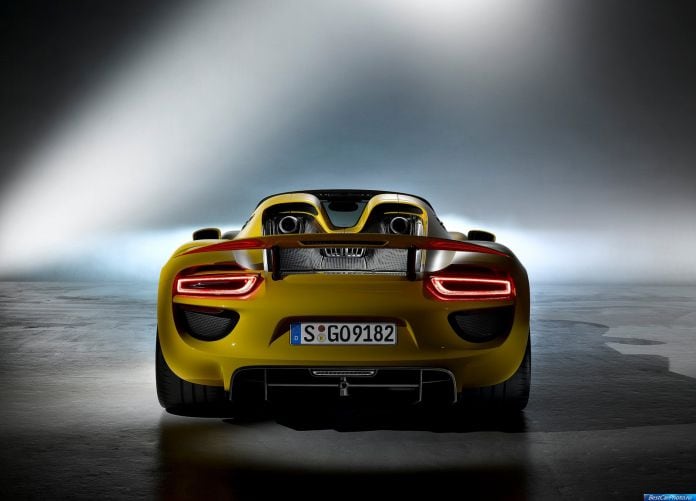 2015 Porsche 918 Spyder - фотография 32 из 69