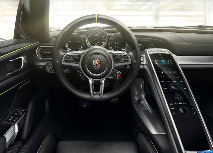 2015 Porsche 918 Spyder - фотография 34 из 69