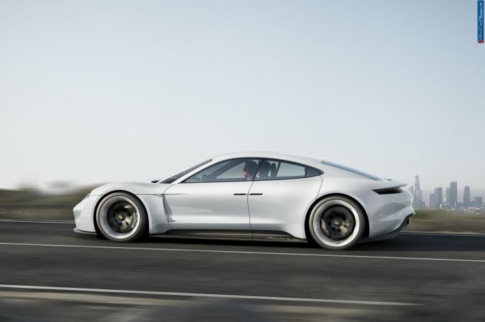 2015 Porsche Mission E - фотография 4 из 9
