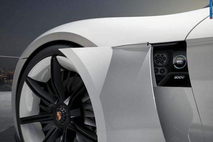 2015 Porsche Mission E - фотография 6 из 9