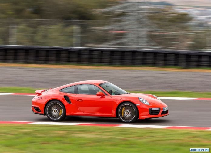 2016 Porsche 911 Turbo S - фотография 9 из 29