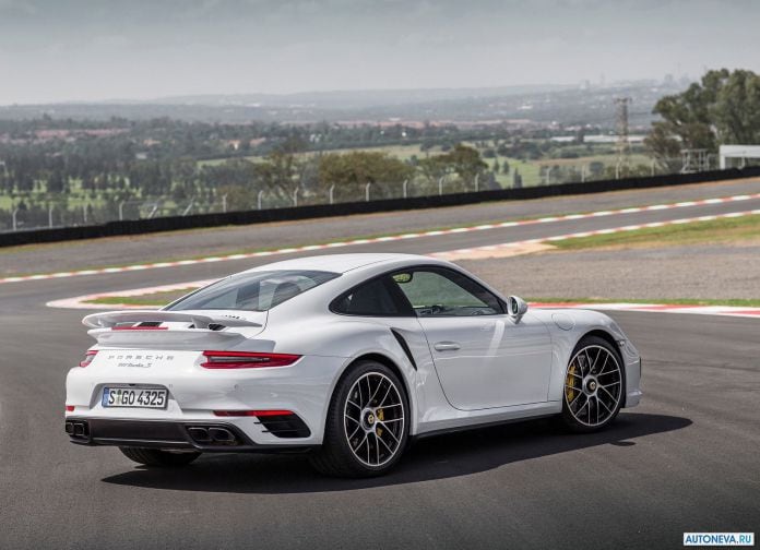 2016 Porsche 911 Turbo S - фотография 11 из 29