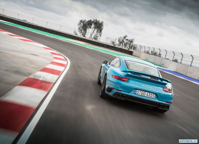 2016 Porsche 911 Turbo S - фотография 15 из 29