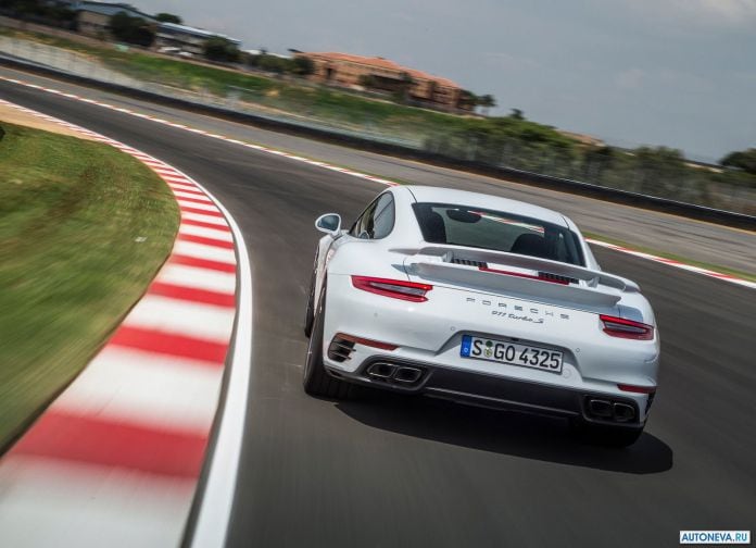 2016 Porsche 911 Turbo S - фотография 16 из 29