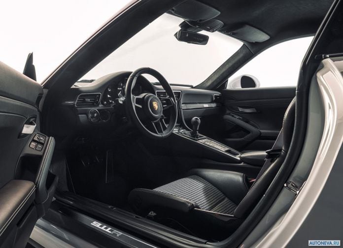 2017 Porsche 911 R - фотография 15 из 29