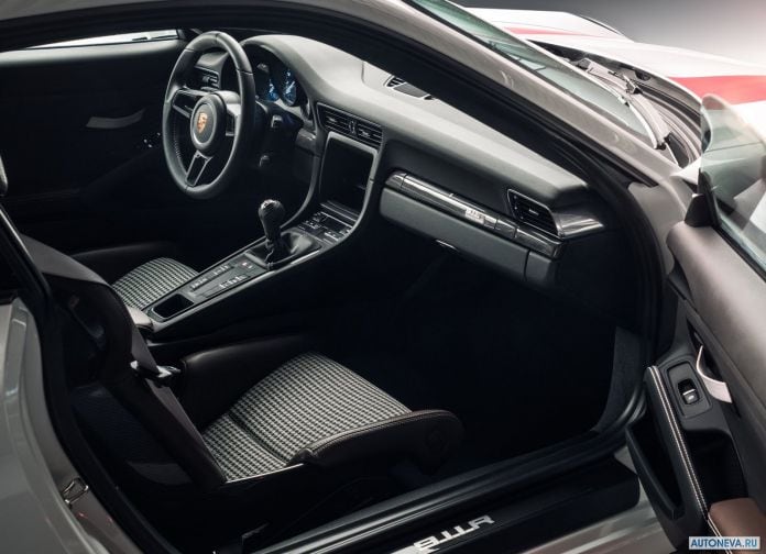 2017 Porsche 911 R - фотография 17 из 29