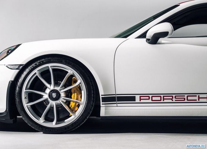 2017 Porsche 911 R - фотография 25 из 29