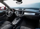 porsche_2017_macan_gts_008.jpg