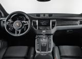 porsche_2017_macan_turbo_with_performance_package_004.jpg
