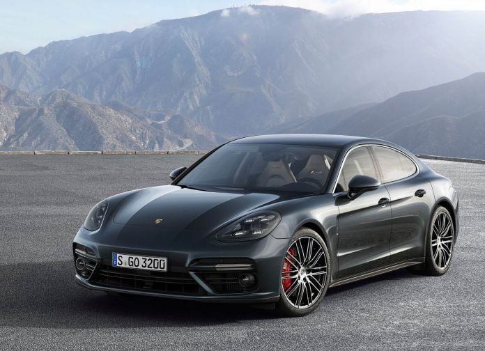 2017 Porsche Panamera - фотография 4 из 42