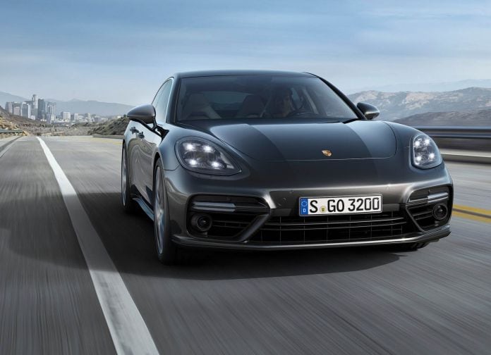 2017 Porsche Panamera - фотография 7 из 42