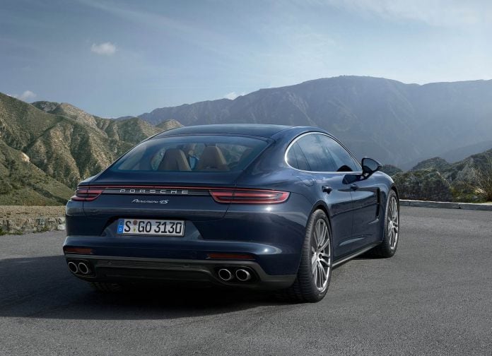2017 Porsche Panamera - фотография 12 из 42