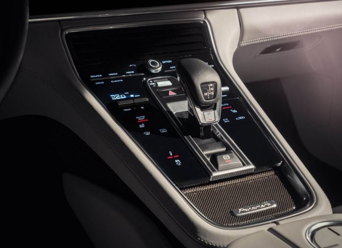 2017 Porsche Panamera - фотография 28 из 42
