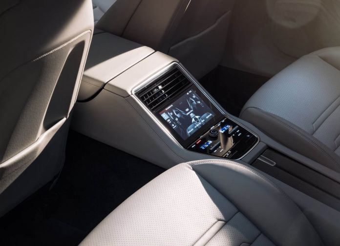 2017 Porsche Panamera - фотография 34 из 42