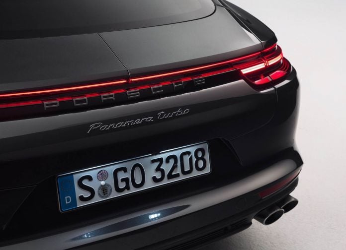2017 Porsche Panamera - фотография 39 из 42