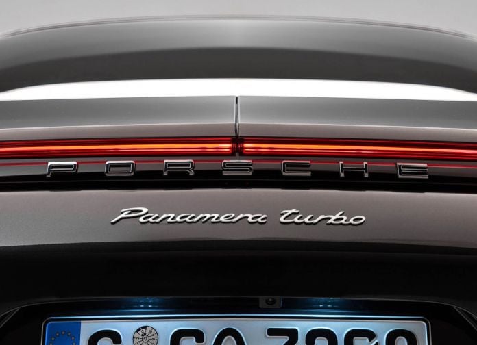 2017 Porsche Panamera - фотография 40 из 42