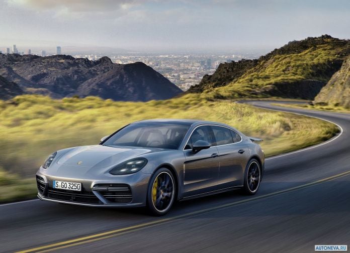 2017 Porsche Panamera Executive - фотография 3 из 28