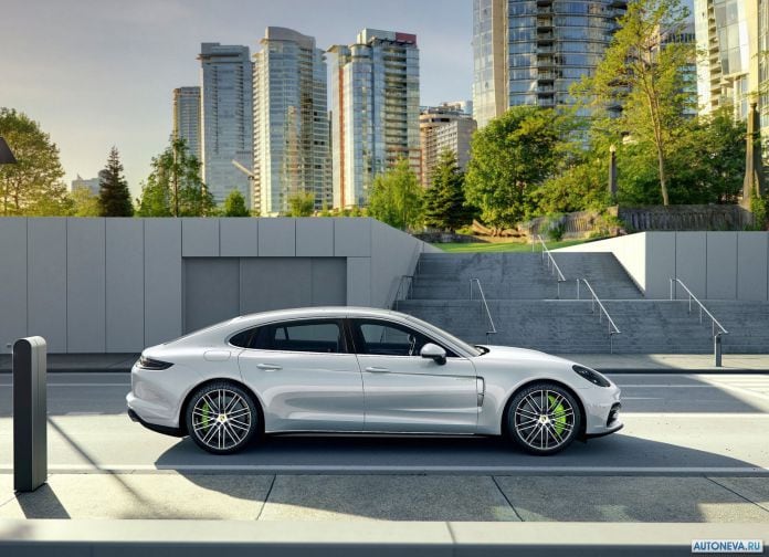 2017 Porsche Panamera Executive - фотография 7 из 28