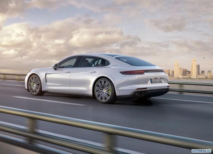 2017 Porsche Panamera Executive - фотография 12 из 28