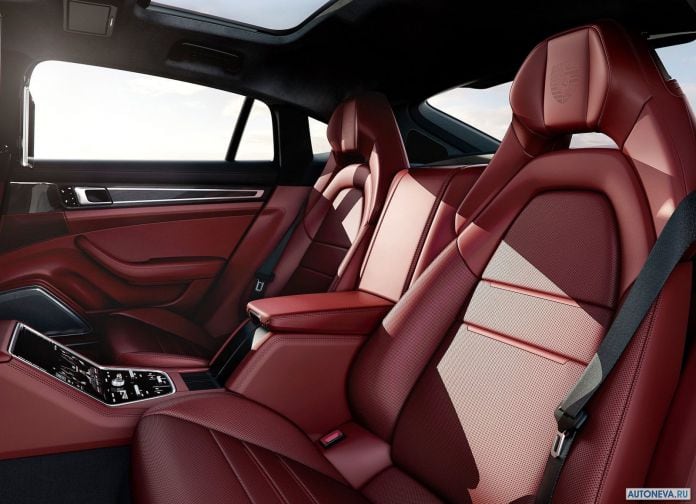 2017 Porsche Panamera Executive - фотография 24 из 28