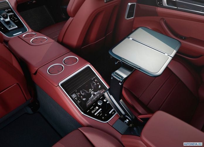 2017 Porsche Panamera Executive - фотография 26 из 28