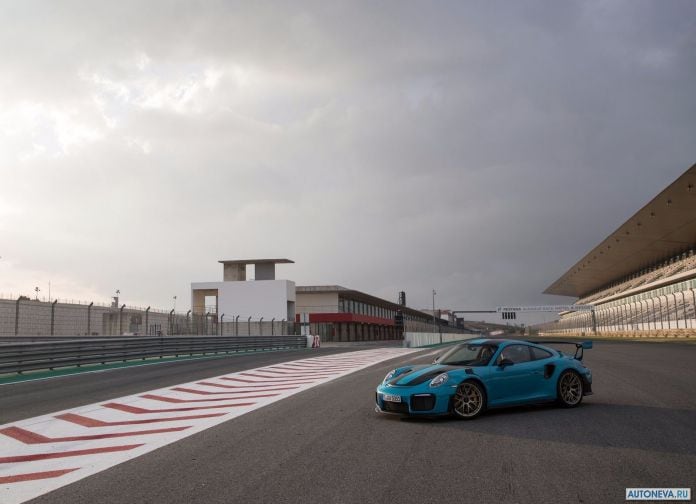 2018 Porsche 911 GT2 RS - фотография 8 из 255