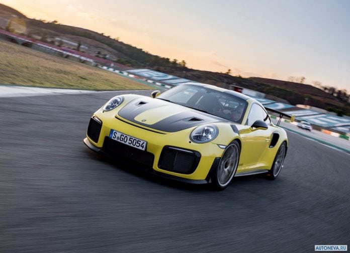 2018 Porsche 911 GT2 RS - фотография 44 из 255