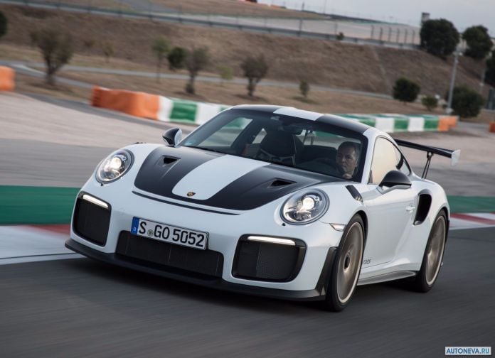 2018 Porsche 911 GT2 RS - фотография 57 из 255