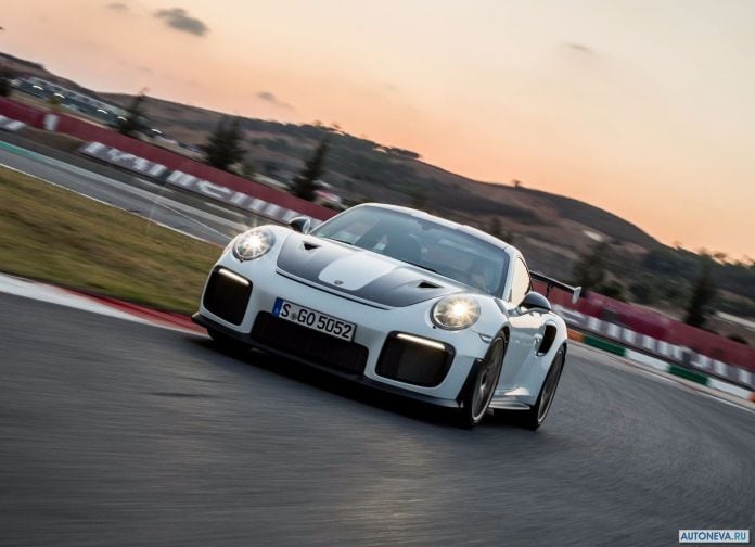 2018 Porsche 911 GT2 RS - фотография 61 из 255