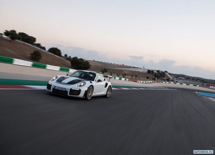 2018 Porsche 911 GT2 RS - фотография 62 из 255