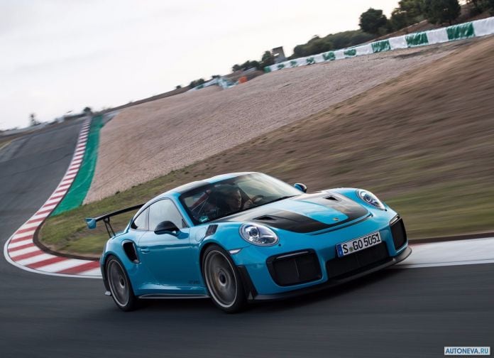 2018 Porsche 911 GT2 RS - фотография 89 из 255