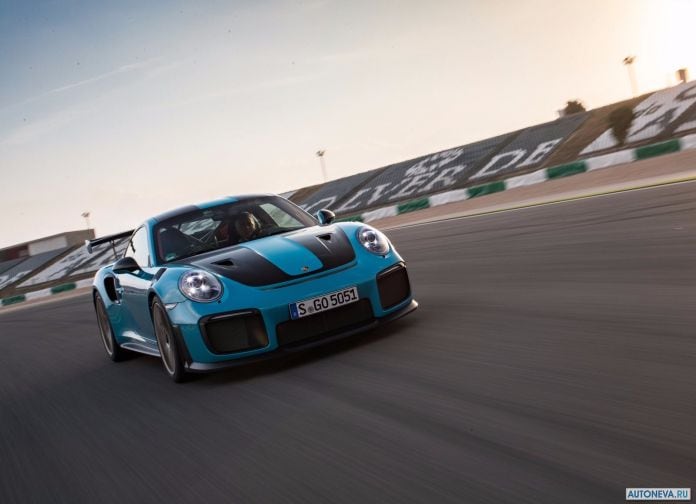 2018 Porsche 911 GT2 RS - фотография 90 из 255