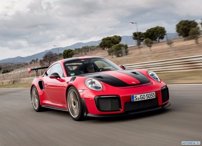 2018 Porsche 911 GT2 RS - фотография 95 из 255